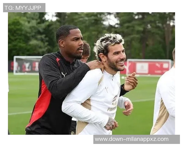 莫雷托透露米兰与迈尼昂续约谈判冷淡尤文图斯或将介入 莫雷托透露米兰与迈尼昂续约谈判冷淡尤文图斯或将介入